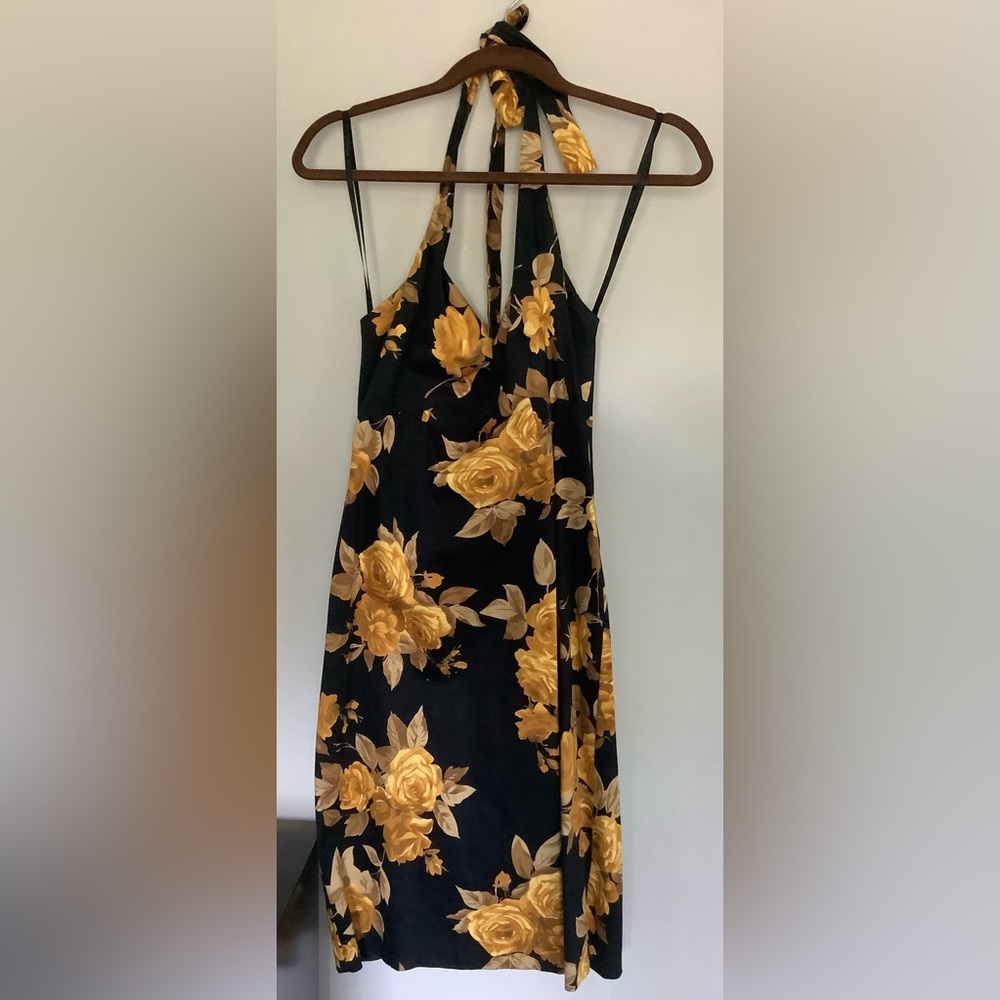 Sexy and elegant halter dress
